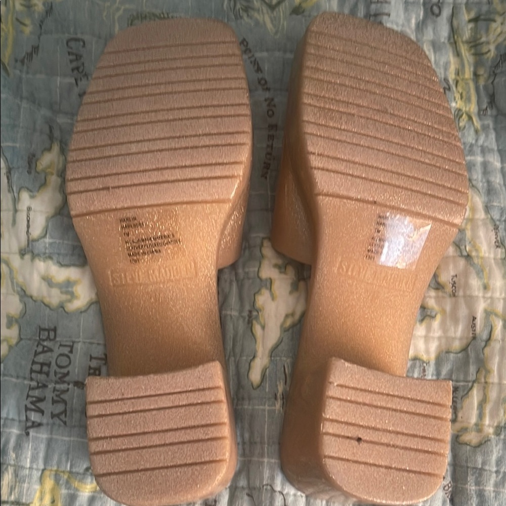 NIB Steve Madden Gold Jelly Heels - Picture 4 of 6